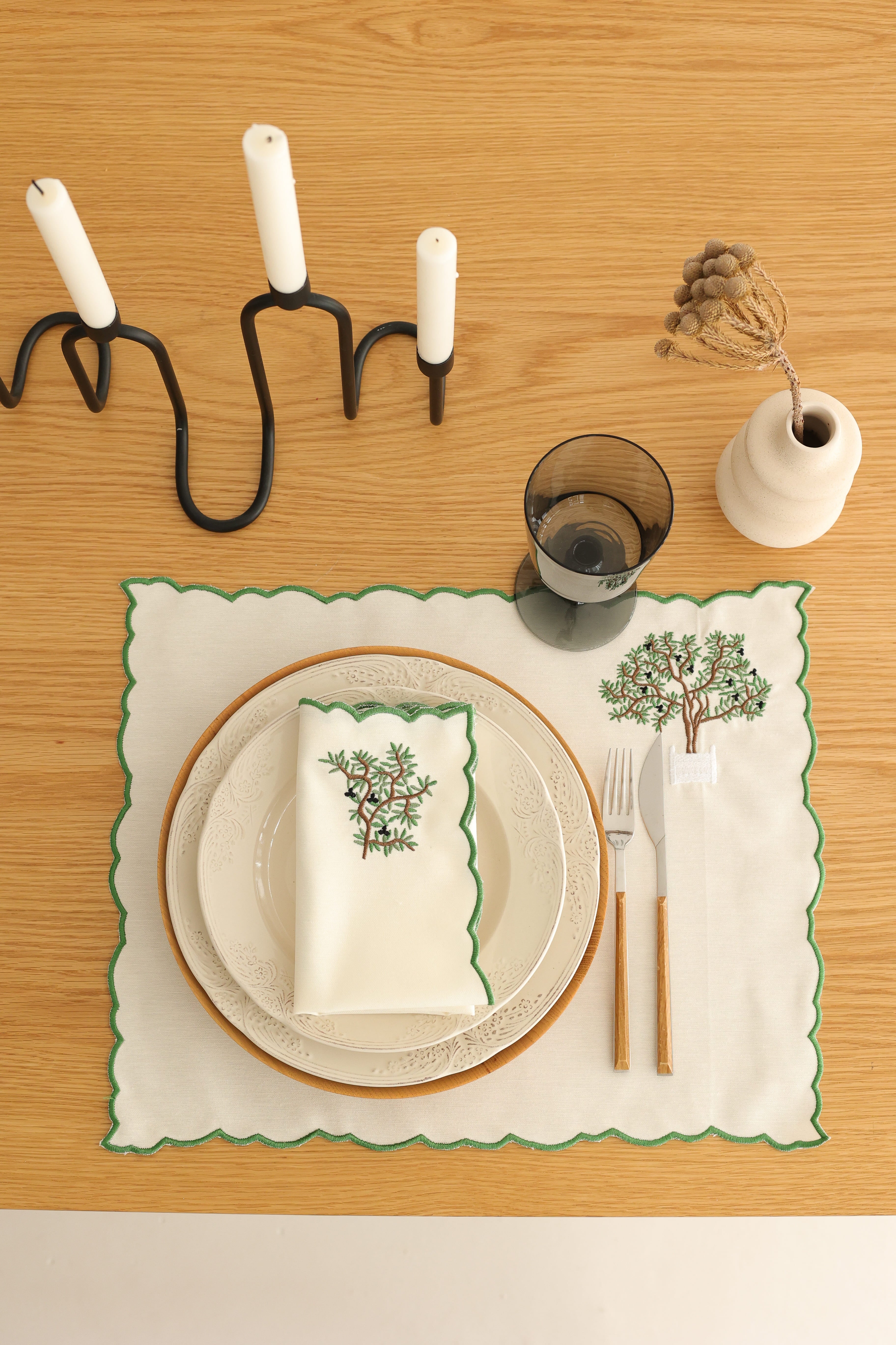 Km Home Collection-2'li Set Zeytin Ağacı İşlemeli Amerikan Servis-Sunum Aksesuarları-1-Milagron.com