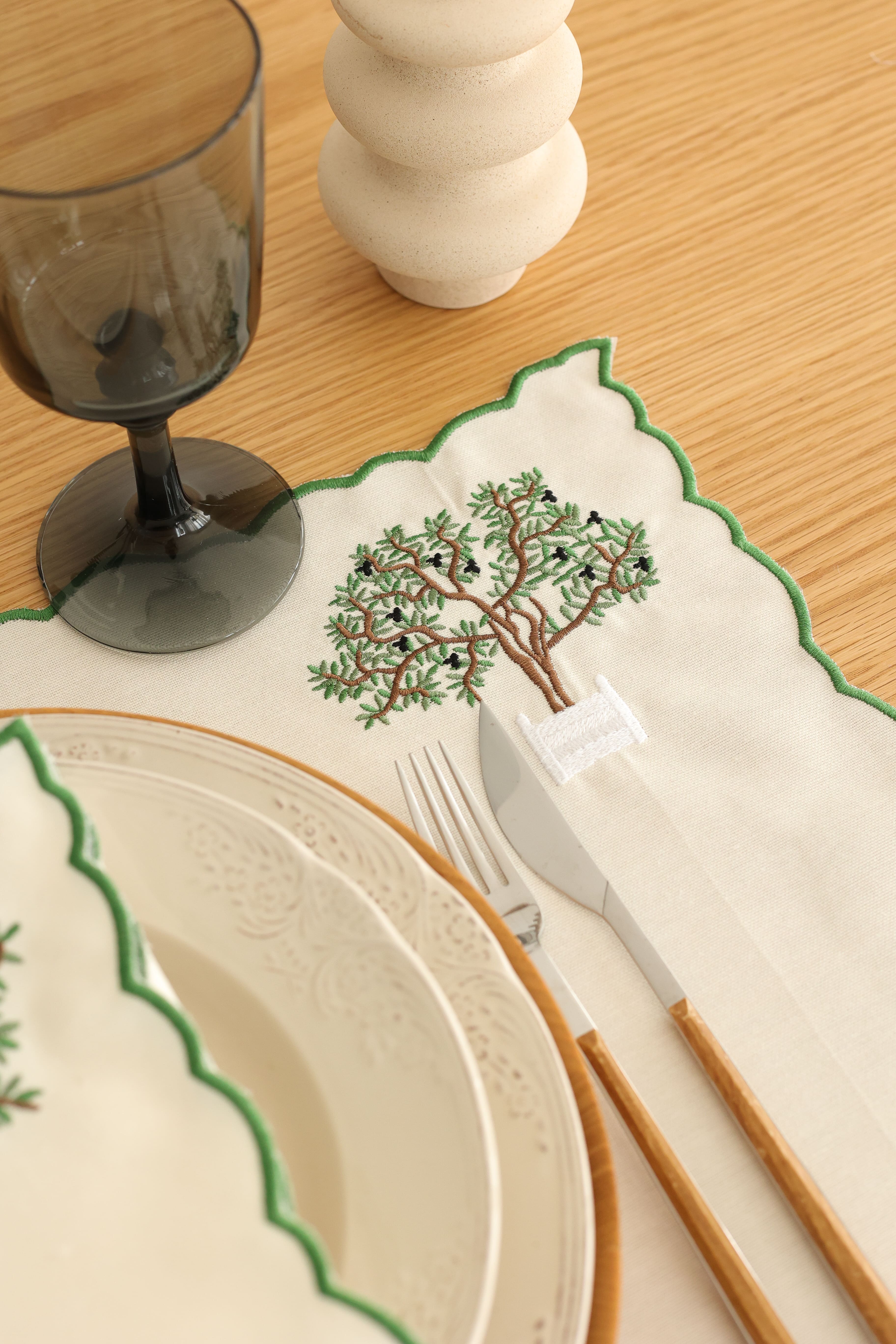 Km Home Collection-2'li Set Zeytin Ağacı İşlemeli Pamuk Peçete-Sunum Aksesuarları-3-Milagron.com