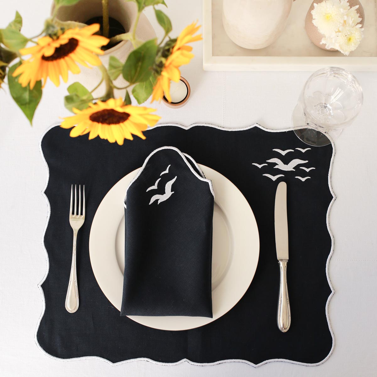 Km Home Collection-Martı İşlemeli Keten Amerikan Servis-1-Milagron.com