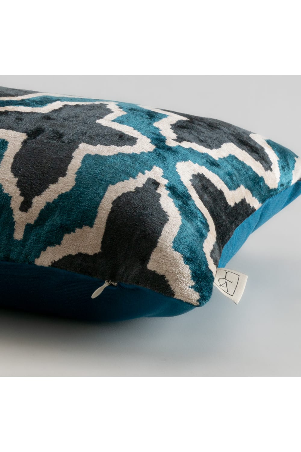 La Casa Antica-İpek Kadife İkat Yastık Kılıfı (40x60cm)-Yastık Kılıfı-2-Milagron.com