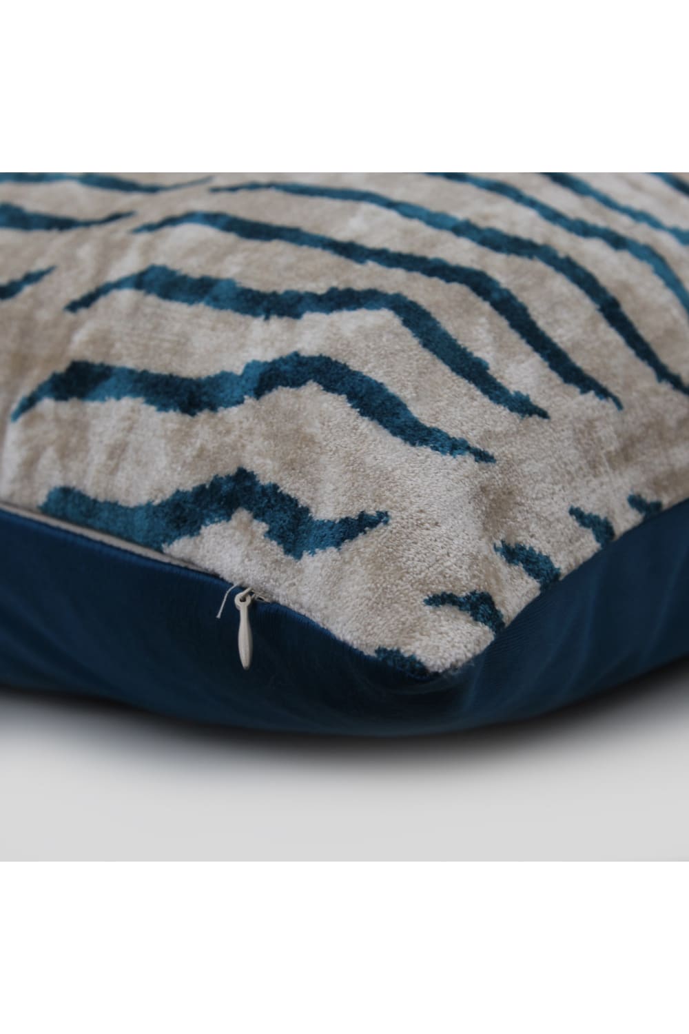 La Casa Antica-İpek Kadife İkat Yastık Kılıfı (40x60cm)-Yastık Kılıfı-2-Milagron.com