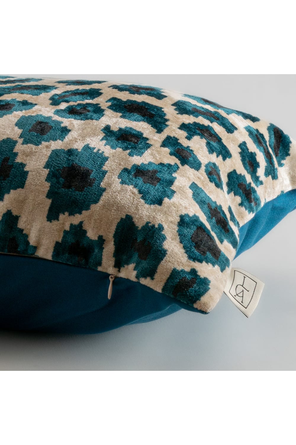 La Casa Antica-İpek Kadife İkat Yastık Kılıfı (40x60cm)-Yastık Kılıfı-2-Milagron.com