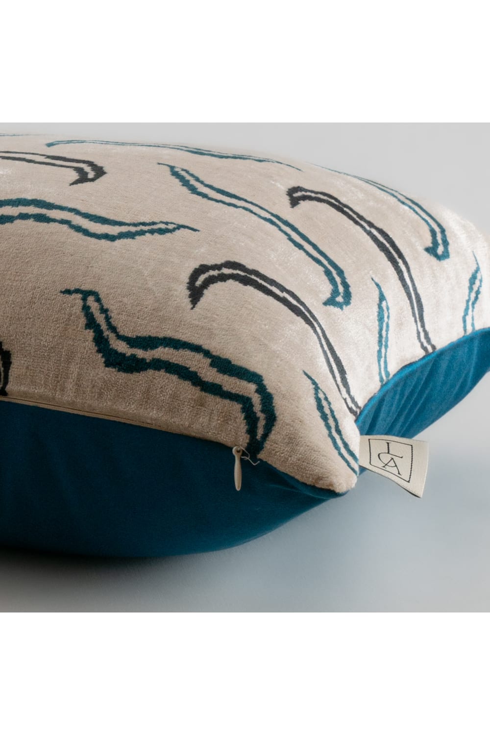 La Casa Antica-İpek Kadife İkat Yastık Kılıfı (40x60cm)-Yastık Kılıfı-3-Milagron.com