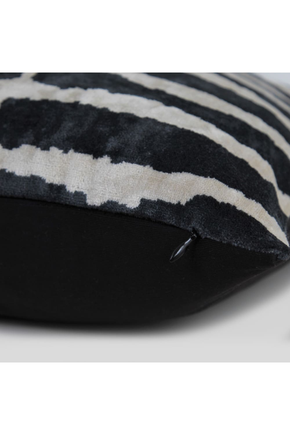 La Casa Antica-İpek Kadife İkat Yastık Kılıfı (50x50cm)-Yastık Kılıfı-2-Milagron.com