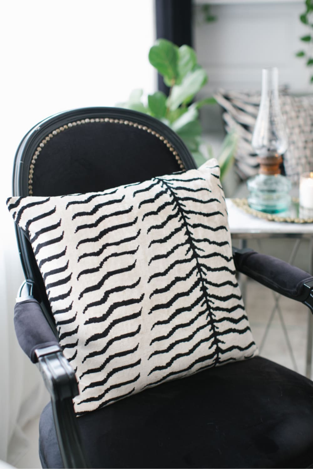 La Casa Antica-İpek Kadife İkat Yastık Kılıfı (50x50cm)-Yastık Kılıfı-3-Milagron.com