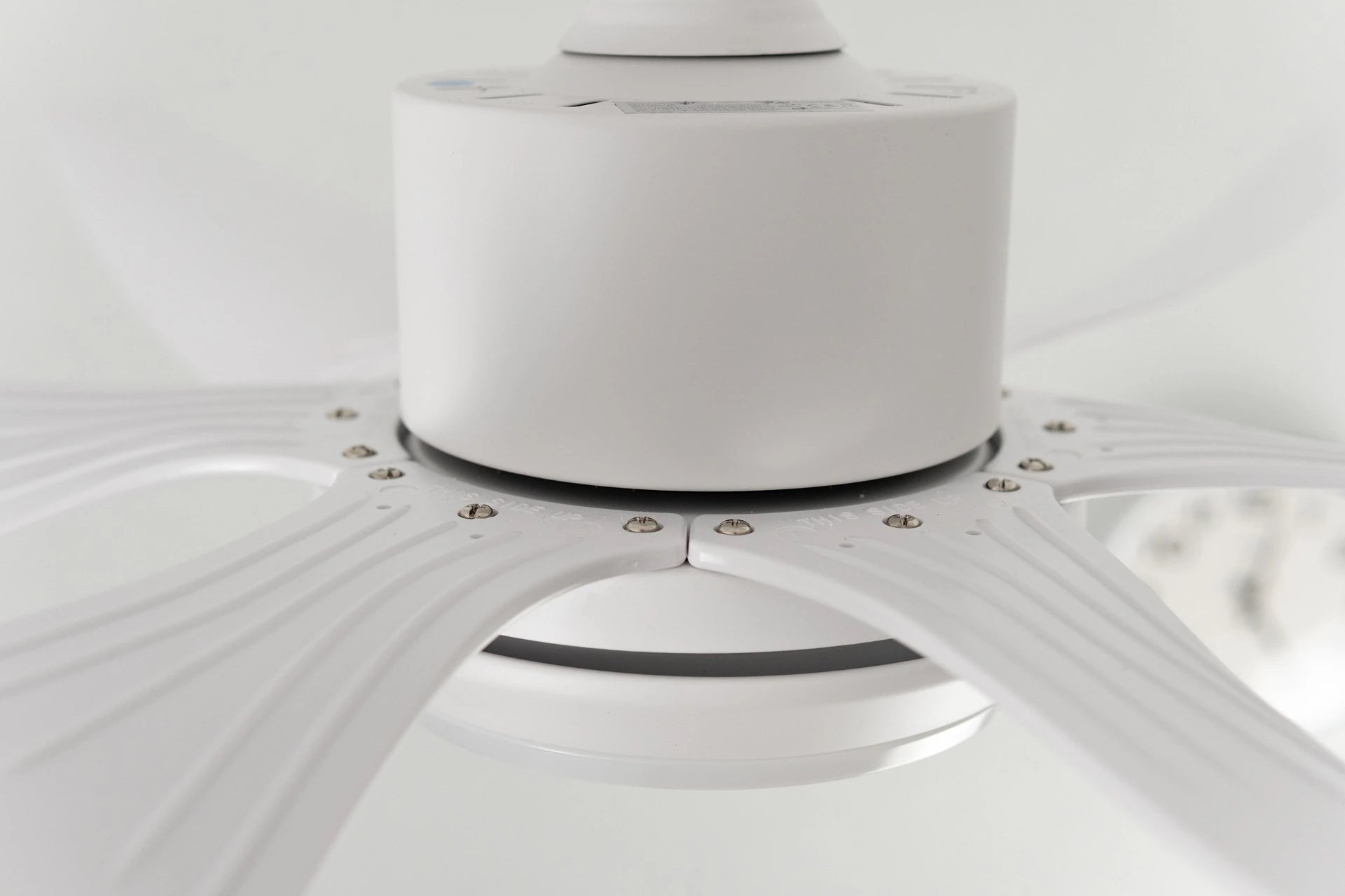 Lasttouch-Spinny Aydınlatmalı Tavan Vantilatörü No:1-Aydınlatmalı Tavan Vantilatörleri-3-Milagron.com