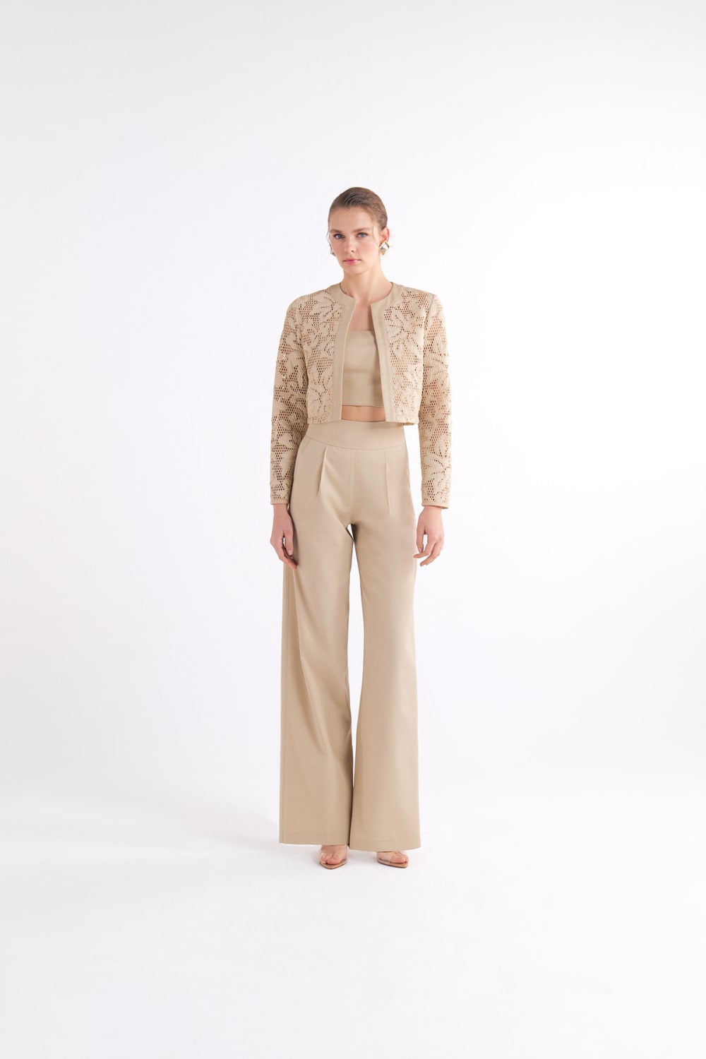 L'atelier Accract-Pixie Büstiyer-Büstiyer-1-Milagron.com