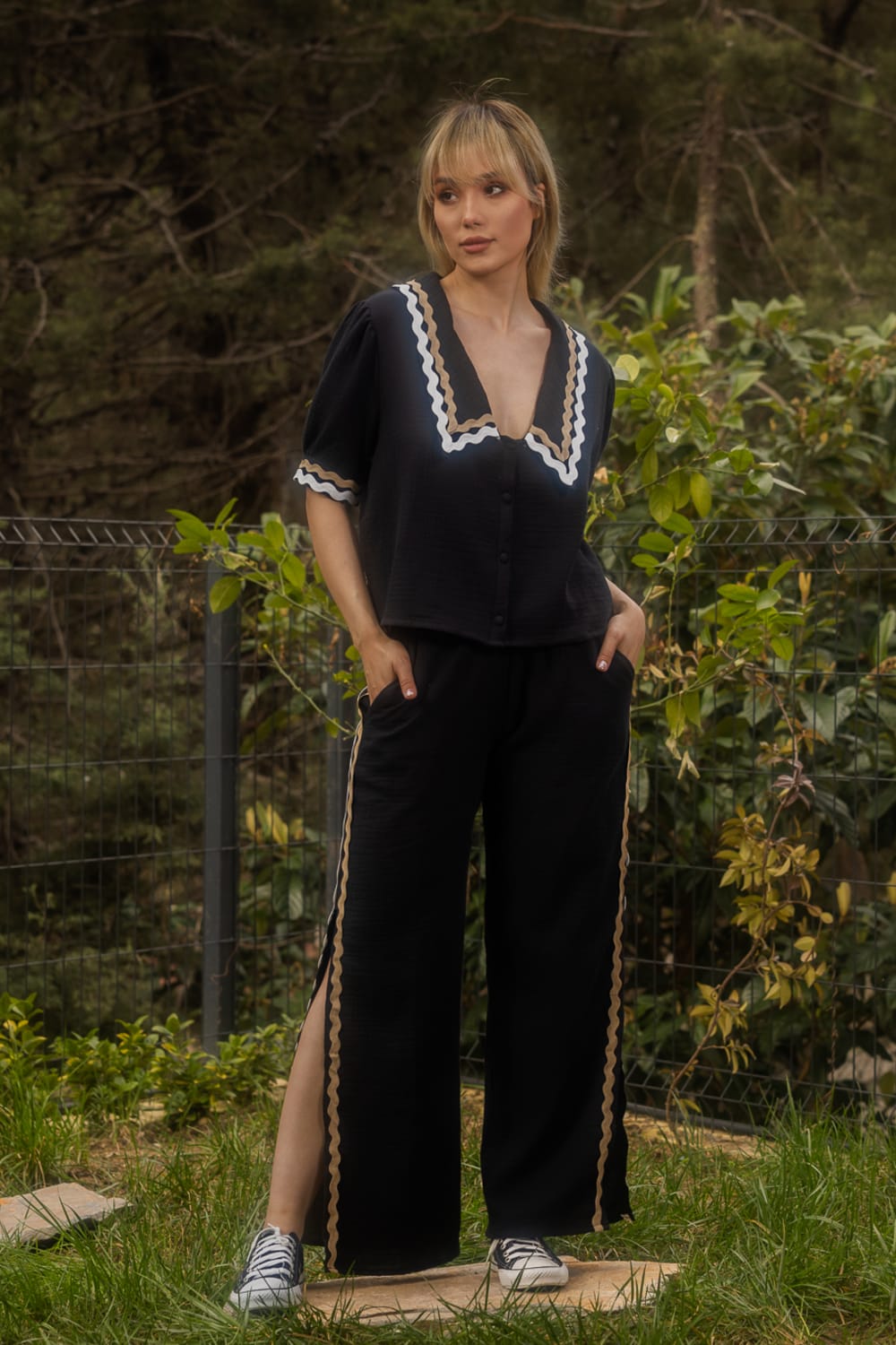 Le-Monade Dreams-Çift Su Taşı Detaylı Siyah Yandan Yırtmaçlı Pantolon-Pantolon-1-Milagron.com