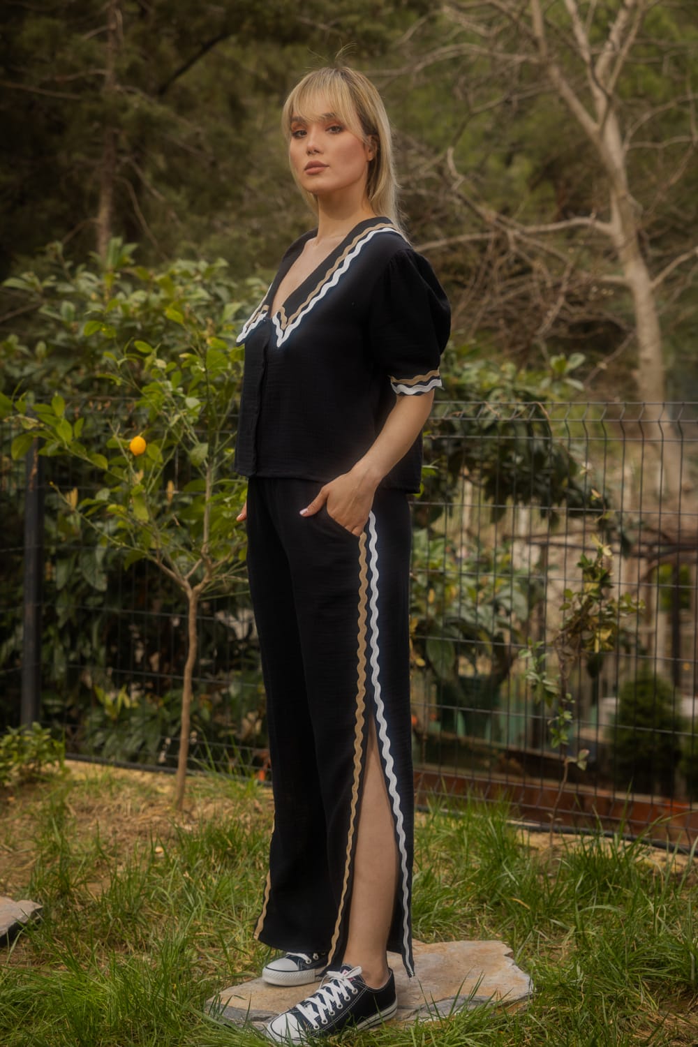 Le-Monade Dreams-Çift Su Taşı Detaylı Siyah Yandan Yırtmaçlı Pantolon-Pantolon-2-Milagron.com