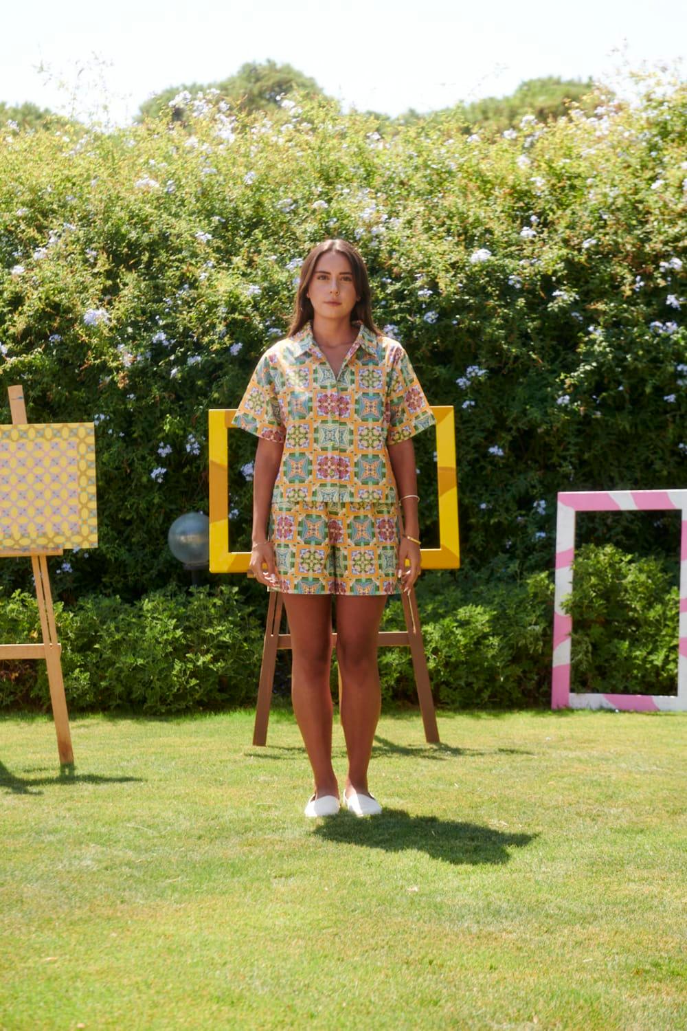 Le-Monade Dreams-Girlfriend Geometrik Desenli Kısa Kol Gömlek-Gömlek-4-Milagron.com