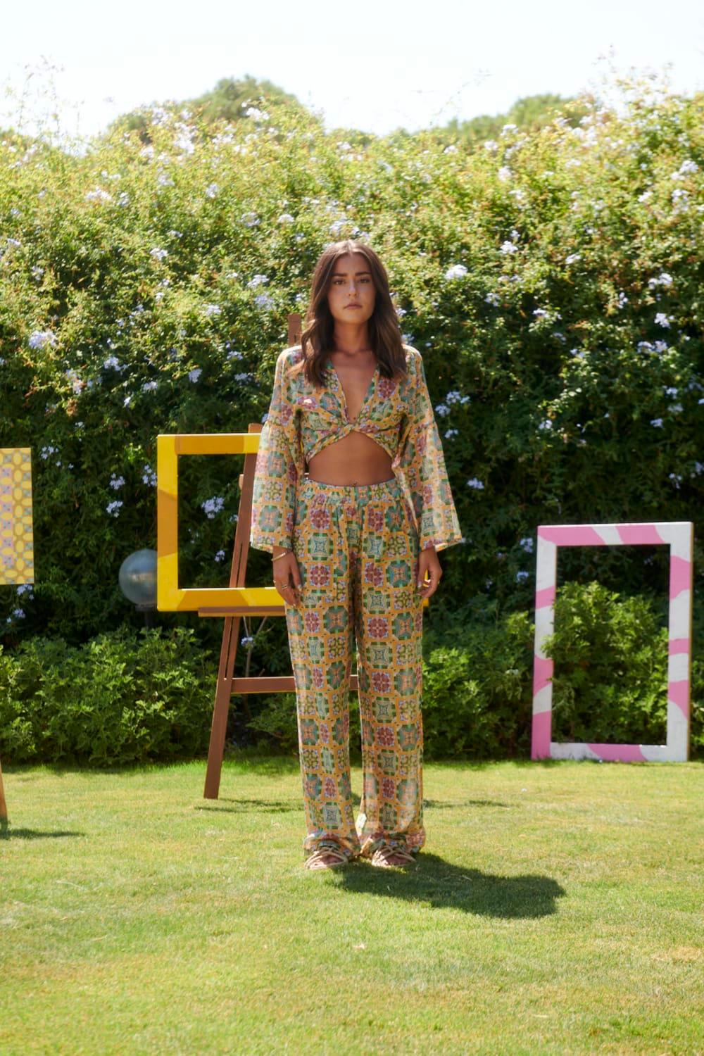 Le-Monade Dreams-Girlfriend Önden Bağlamalı Geometrik Desenli Bluz-Bluz-4-Milagron.com