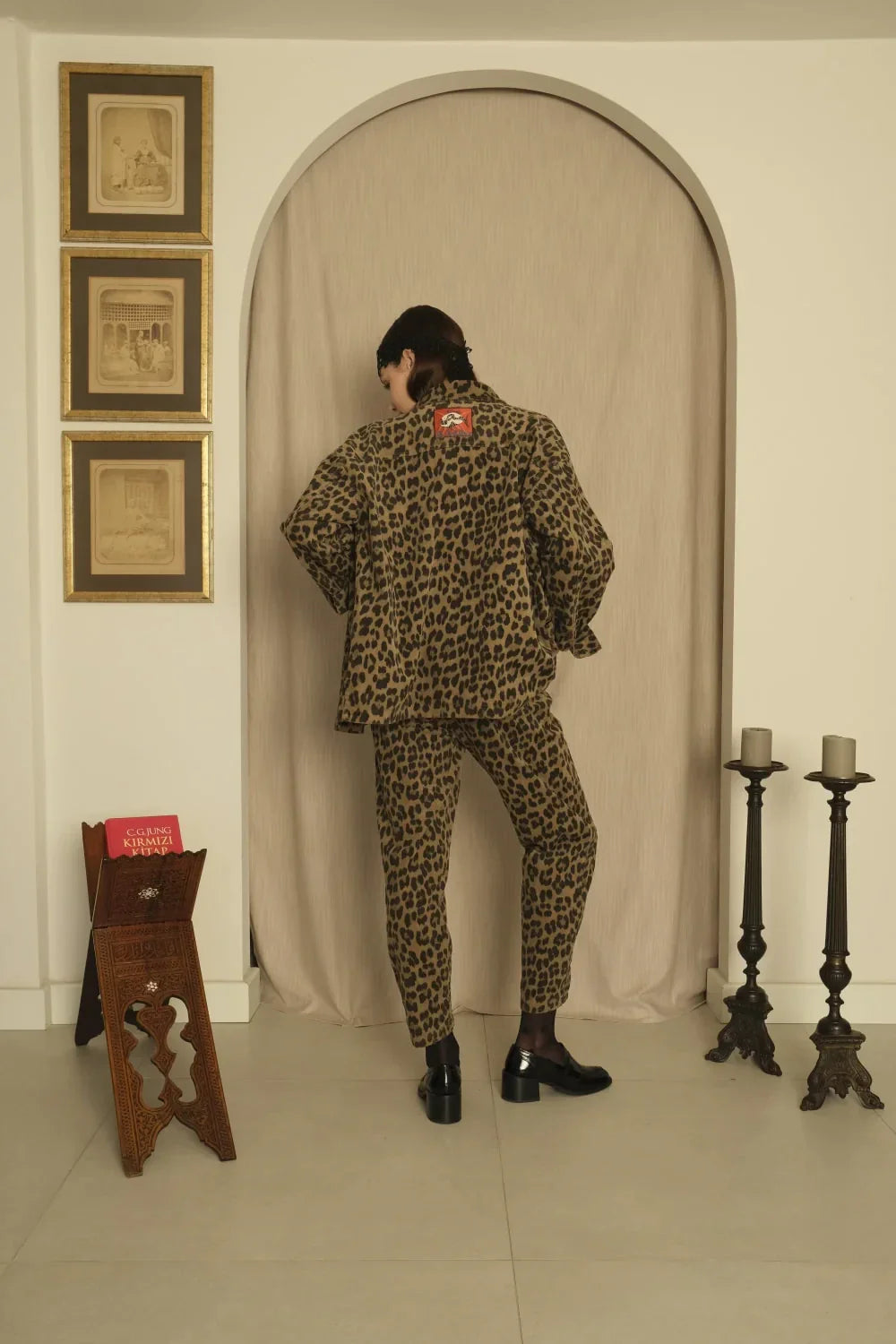 Le-Monade Dreams-Kadife Kahve Leopar Desenli Gömlek-Gömlek-6-Milagron.com