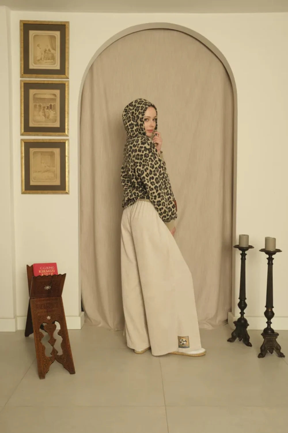 Le-Monade Dreams-Koton Kapüşonlu Bej Leopar Desenli Sweatshirt-Sweatshirts & Hoodies-4-Milagron.com