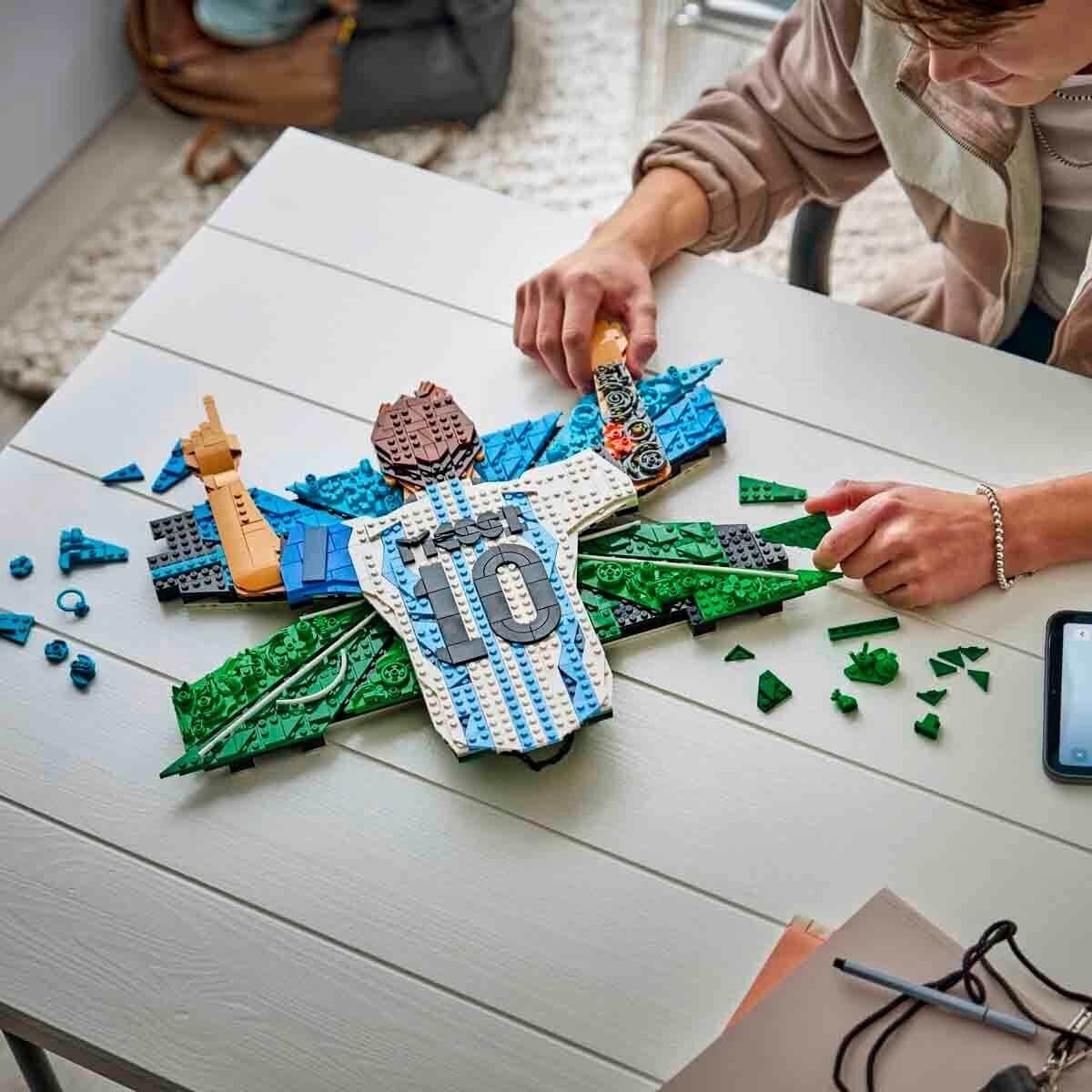 43018 Lego Editions Lionel Messi - Kutlama 1427 Parça +14 Yaş