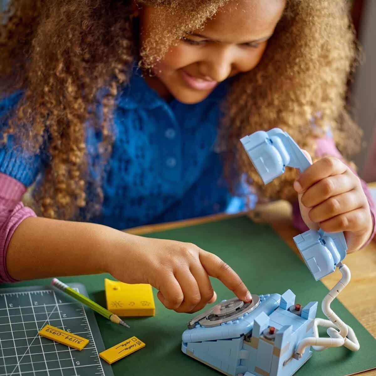 31174 Lego Creator 3In1 - Retro Telefon 383 Parça +8 Yaş