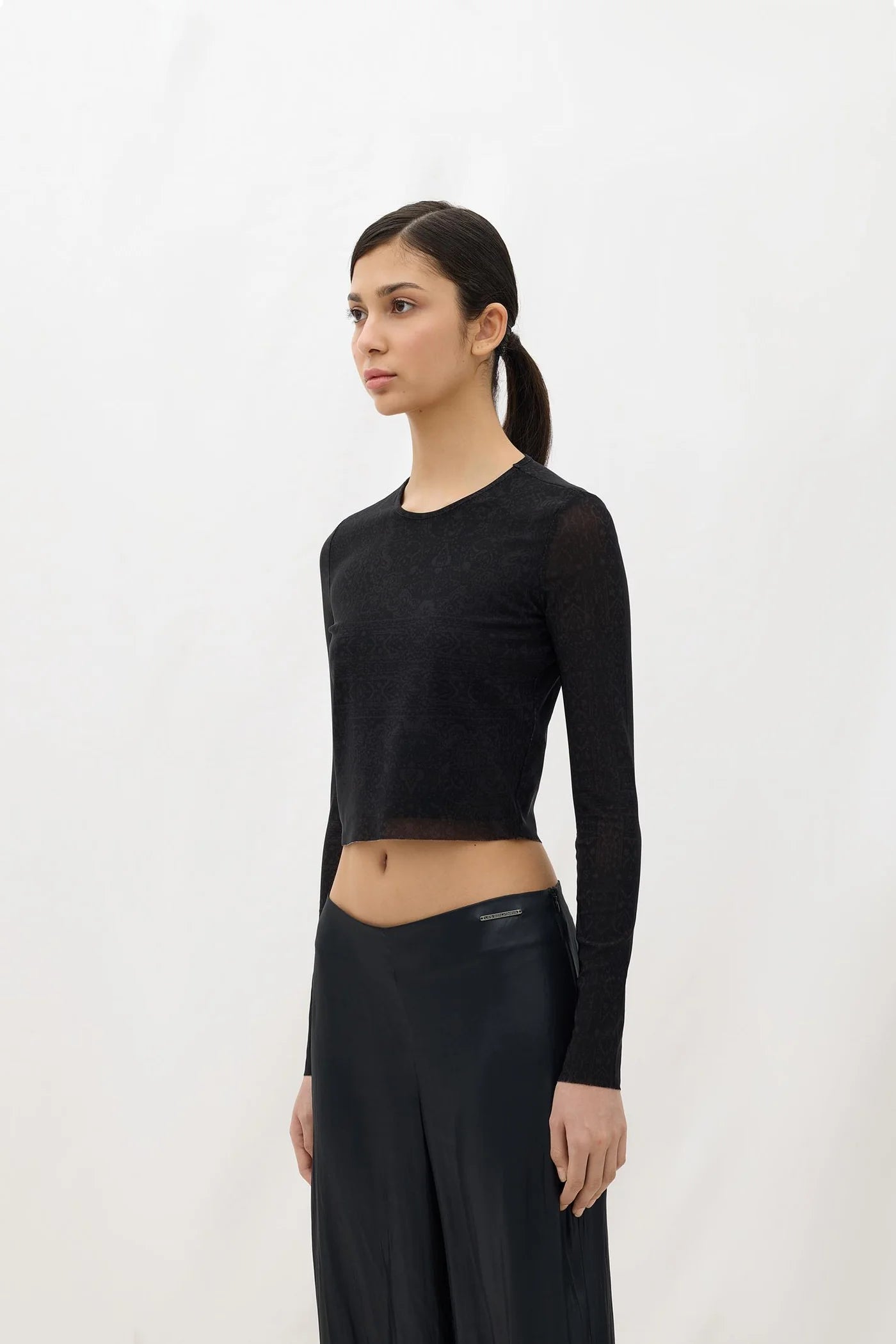 Les Benjamins-Blouse 001-Crop Top-2-Milagron.com