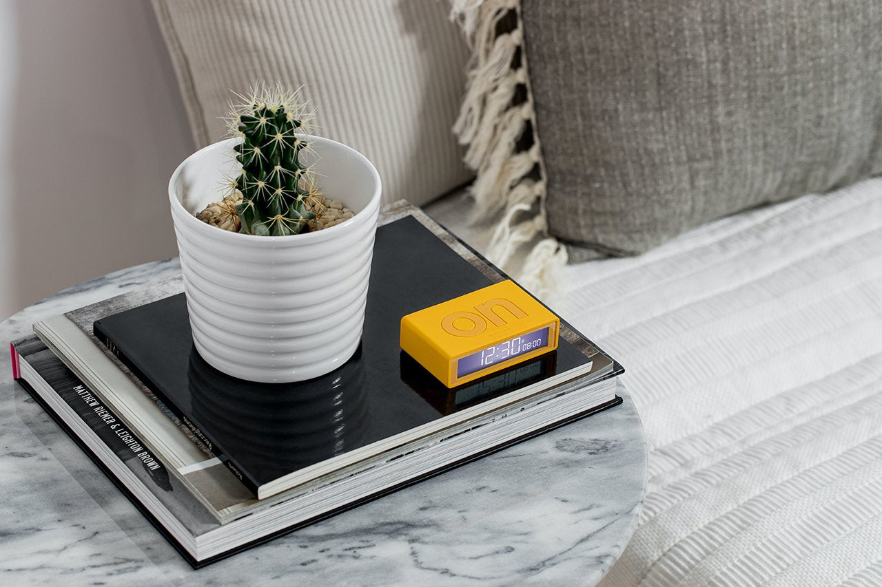 Lexon-Flip + Alarm Saat Sarı-Masa Saati-3-Milagron.com