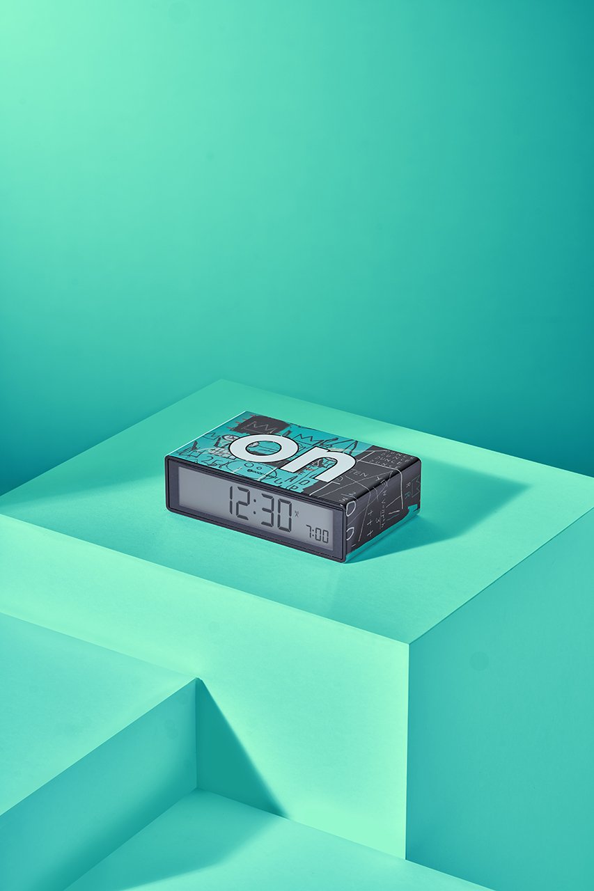 Lexon-Flip + Alarm Saat X Jean Michel Basquiat Pi-Alarm Saatler-3-Milagron.com