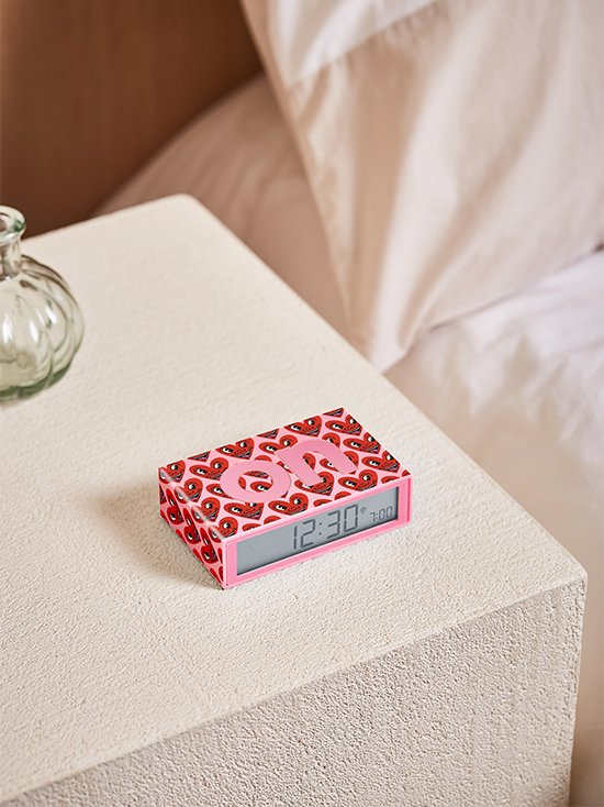 Lexon-Flip + Alarm Saat X Keith Haring Heart-Alarm Saatler-2-Milagron.com