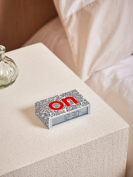 Lexon-Flip + Alarm Saat X Keith Haring Love-Alarm Saatler-2-Milagron.com