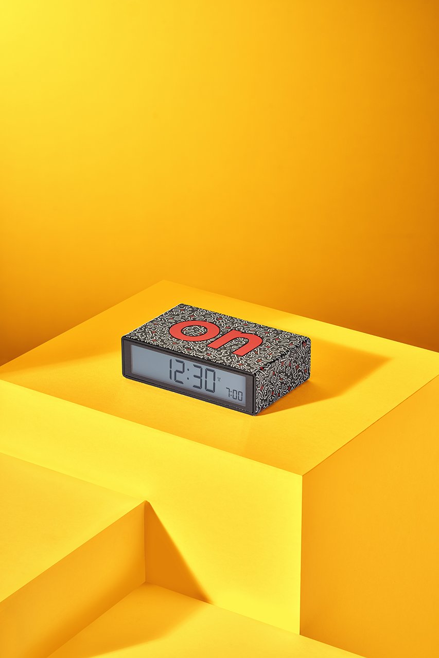 Lexon-Flip + Alarm Saat X Keith Haring Love-Alarm Saatler-3-Milagron.com