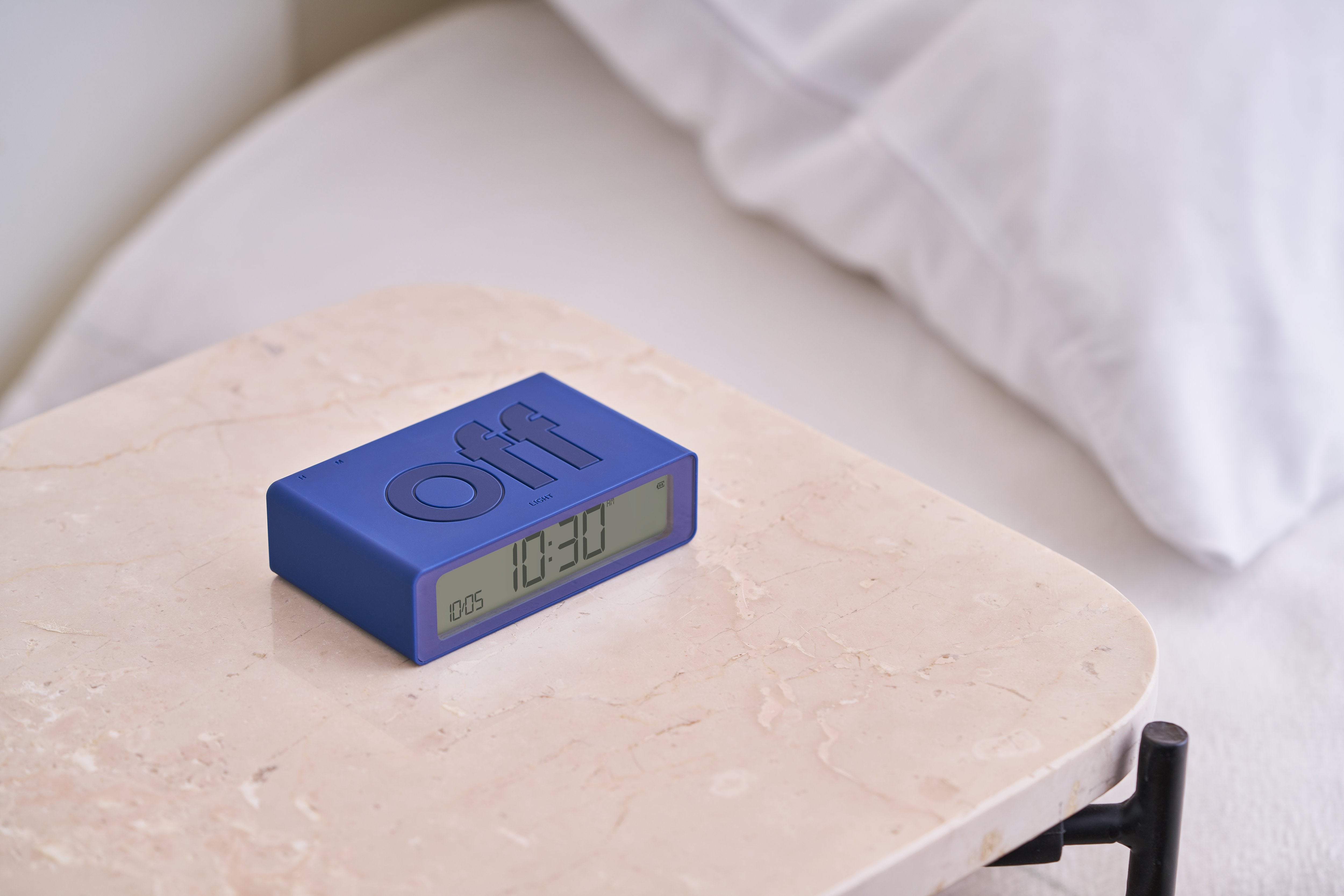 Lexon-Lexon Flip Mini Şarj Edilebilir Alarm Saat Lacivert-Alarm Saatler-5-Milagron.com