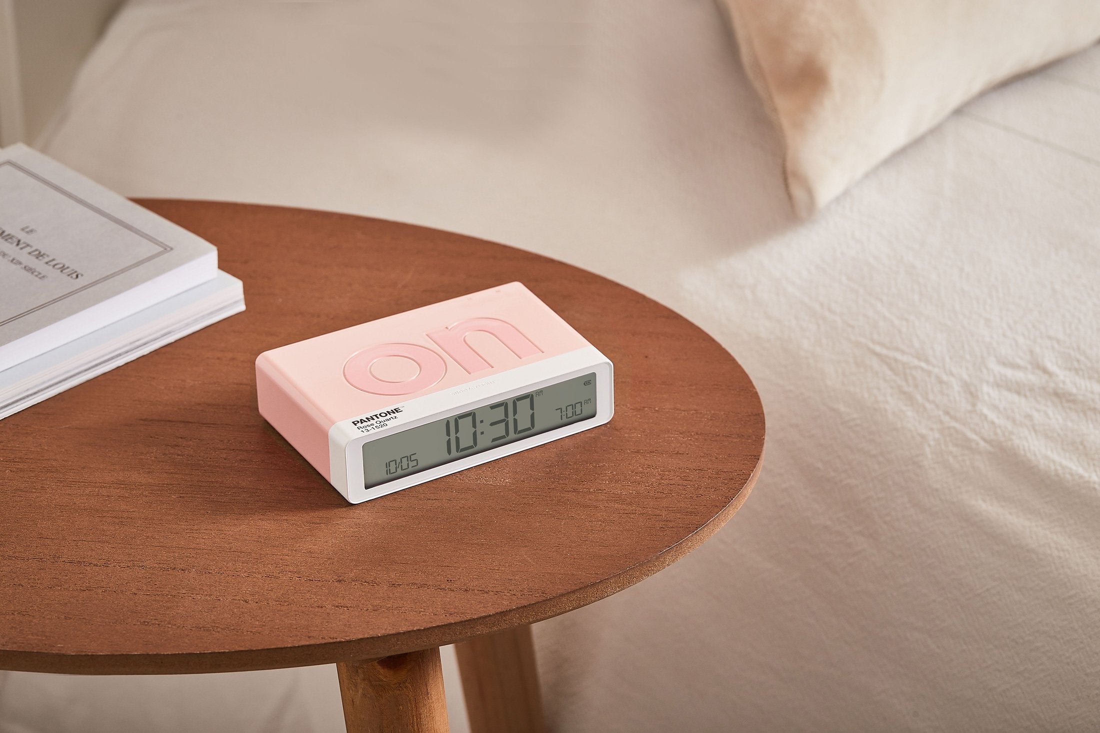 Lexon-X Pantone Flip Klasik şarj Edilebilir Alarm Saat Pembe-Alarm Saatler-2-Milagron.com