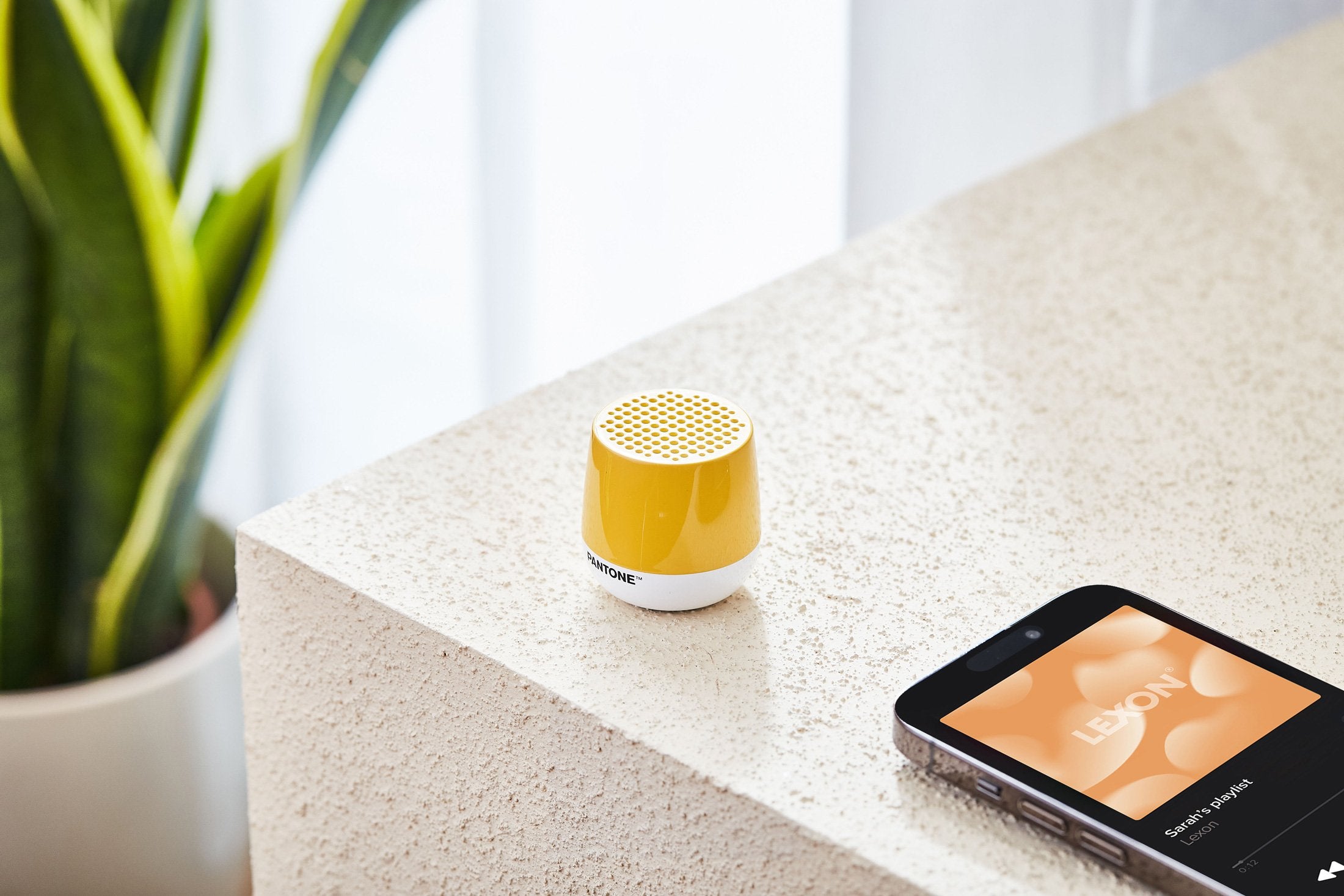 Lexon-X Pantone Mino + Bluetooth Hoparlör Sarı-Taşınabilir Hoparlör-2-Milagron.com