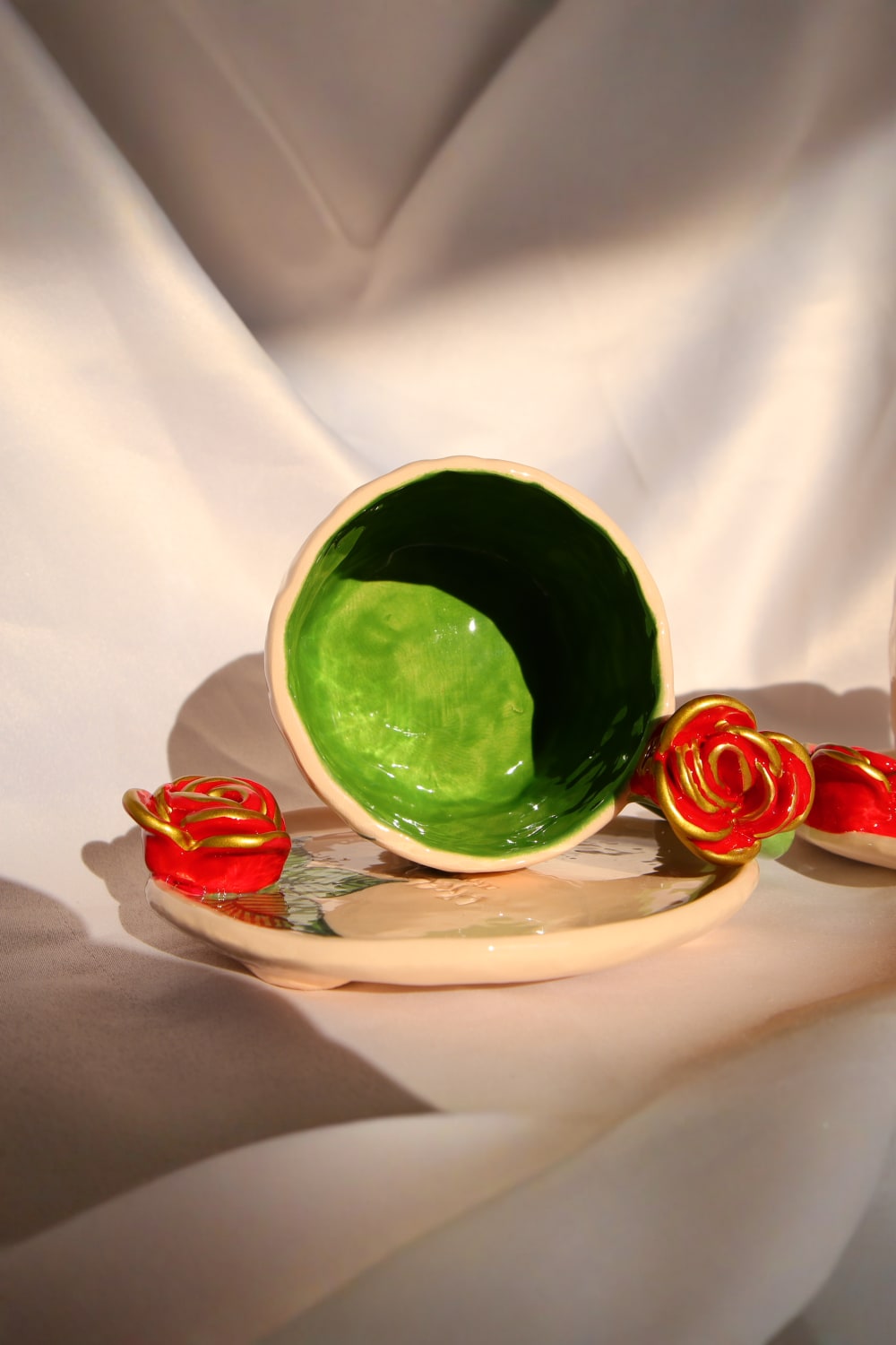 Lily & Loly Ceramics-Altın Detaylı Gül Çiçek Kulplu Yeşil Yaprak Çizimli 2'li Türk Kahvesi Seti- Gül Kulplu El Yapımı Seramik Fincanlar-Bardak-9-Milagron.com