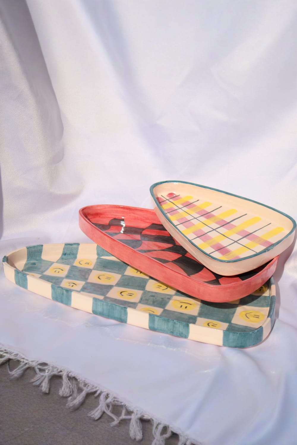 Lily & Loly Ceramics-El Yapımı Seramik Gülen Suratlı, Çizgili, Kareli Modern El Yapımı 3'lü Set Eğlenceli Tabaklar-Tabak & Kase-4-Milagron.com