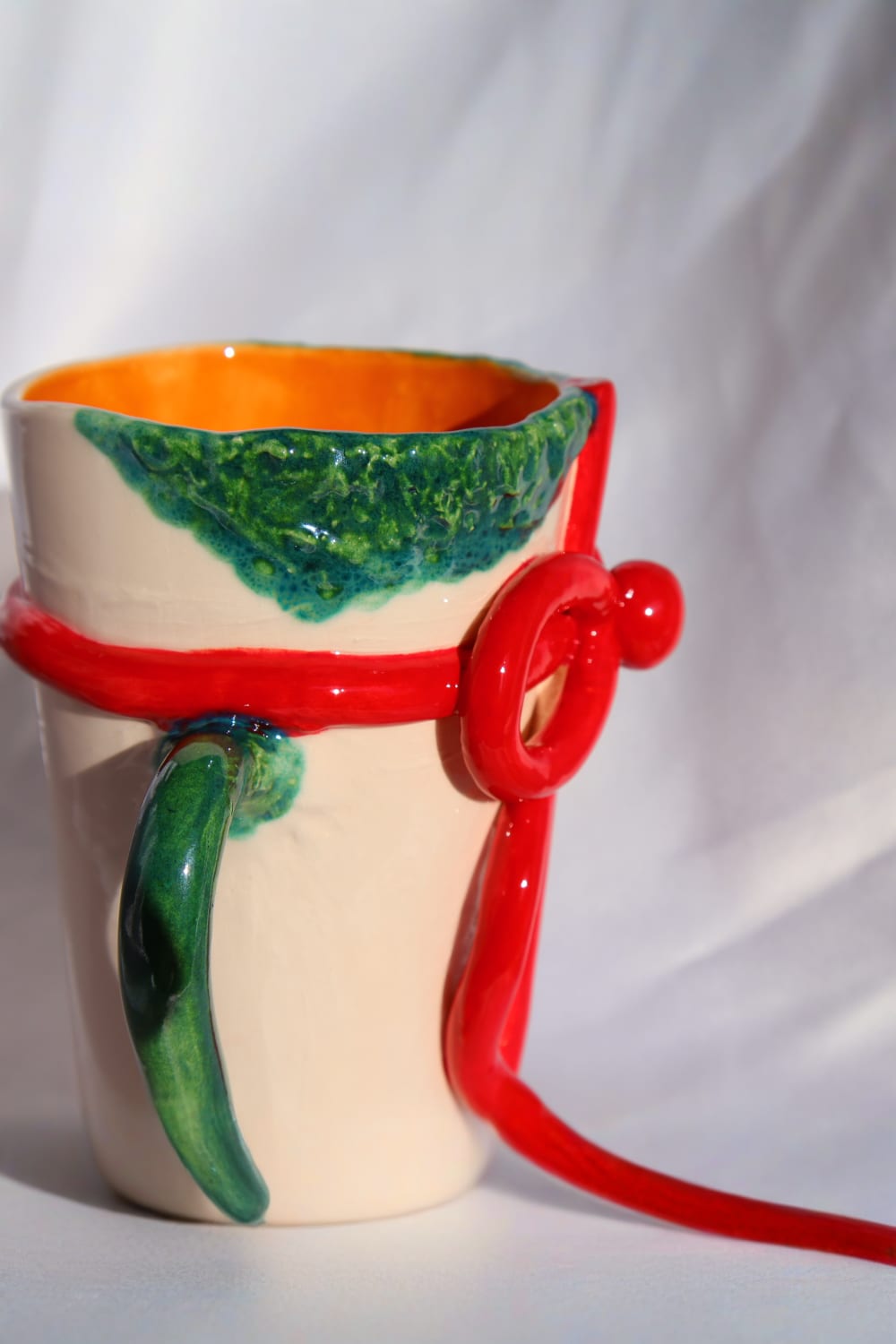 Lily & Loly Ceramics-Sevgililer Günü Serisi “ Kırmızı Fiyonklu Hediye Paketi” Kupa - El Yapımı Seramik Kupa Mug 300 Ml.-Bardak-3-Milagron.com