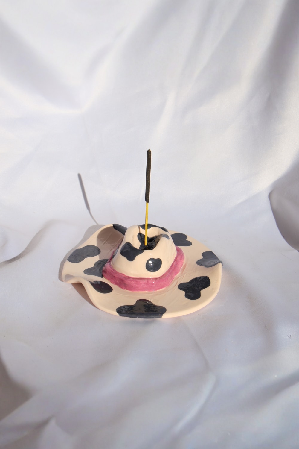 Lily & Loly Ceramics-Siyah Beyaz Kovboy Şapkası Tasarımlı El Yapımı Seramik Tütsülük - Kovboy Şapkası Seramik Tütsülük-Tütsülük-2-Milagron.com