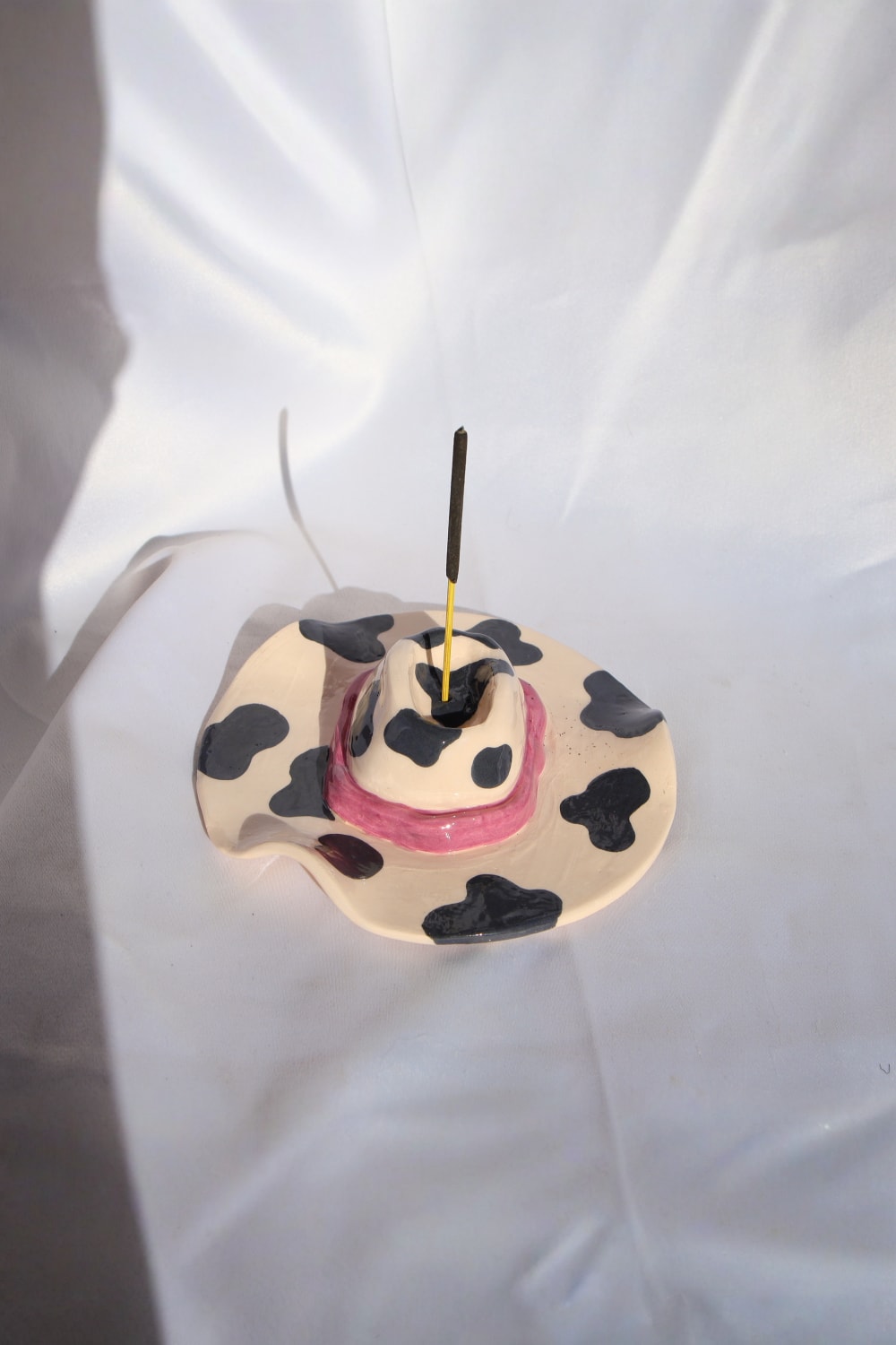 Lily & Loly Ceramics-Siyah Beyaz Kovboy Şapkası Tasarımlı El Yapımı Seramik Tütsülük - Kovboy Şapkası Seramik Tütsülük-Tütsülük-5-Milagron.com