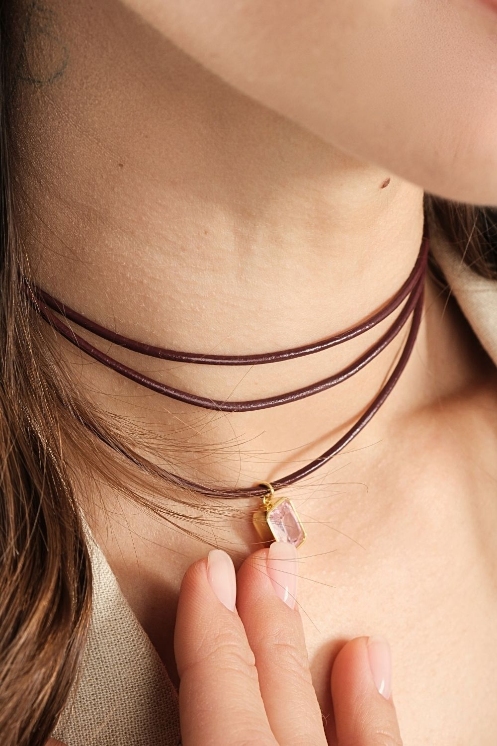 Bordo Deri İPli Pembe Kristal TaşLı Kolye - 5