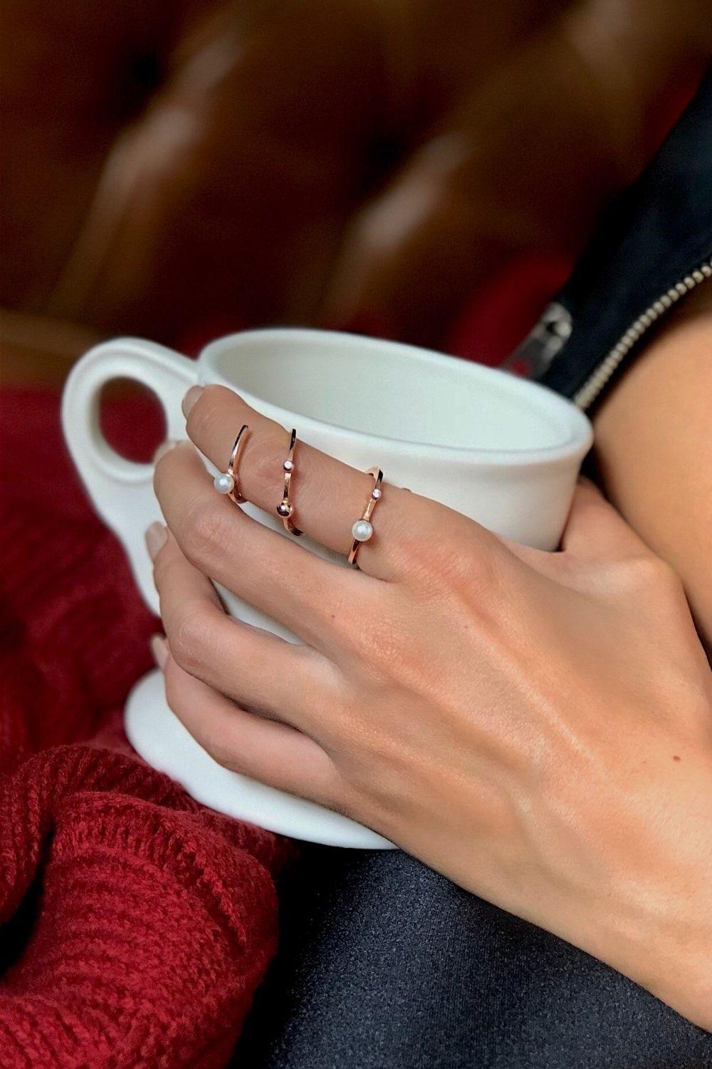 Linya Jewellery-Dönen Incili Yüzük Rose-Yüzük-3-Milagron.com