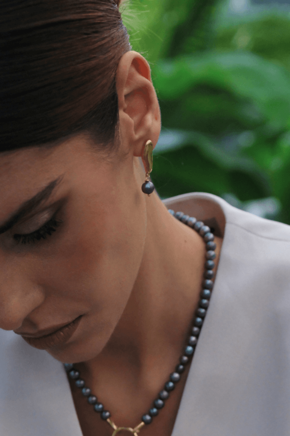 Linya Jewellery-Gera Siyah İncili Sallantılı Küpe Gold-Küpe-2-Milagron.com