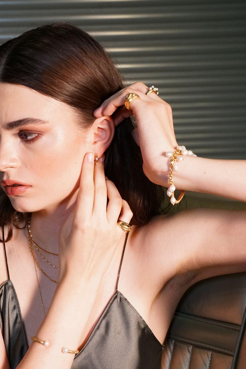 Linya Jewellery-Layda Amorf Mat İncili Bileklik-Bileklik-3-Milagron.com