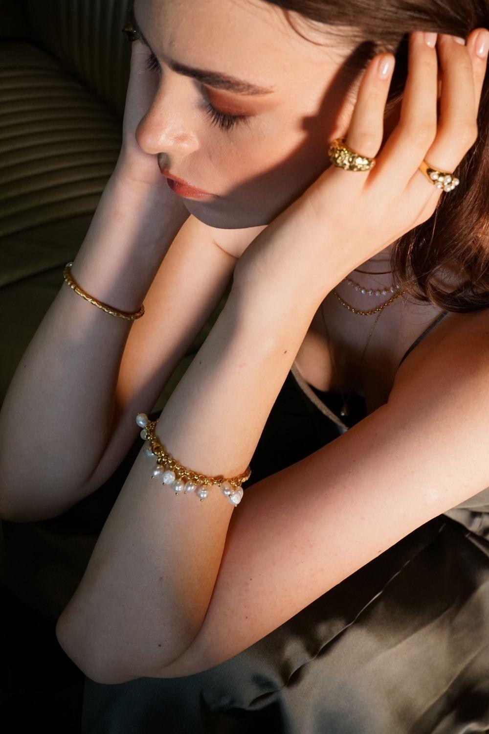 Linya Jewellery-Layda Amorf Mat İncili Bileklik-Bileklik-5-Milagron.com