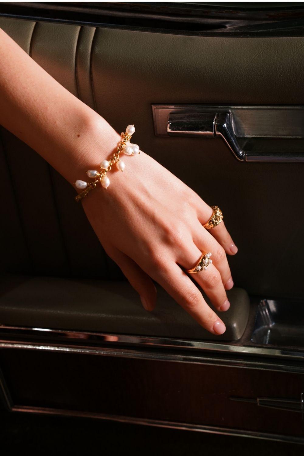 Linya Jewellery-Layda Amorf Mat İncili Bileklik-Bileklik-6-Milagron.com