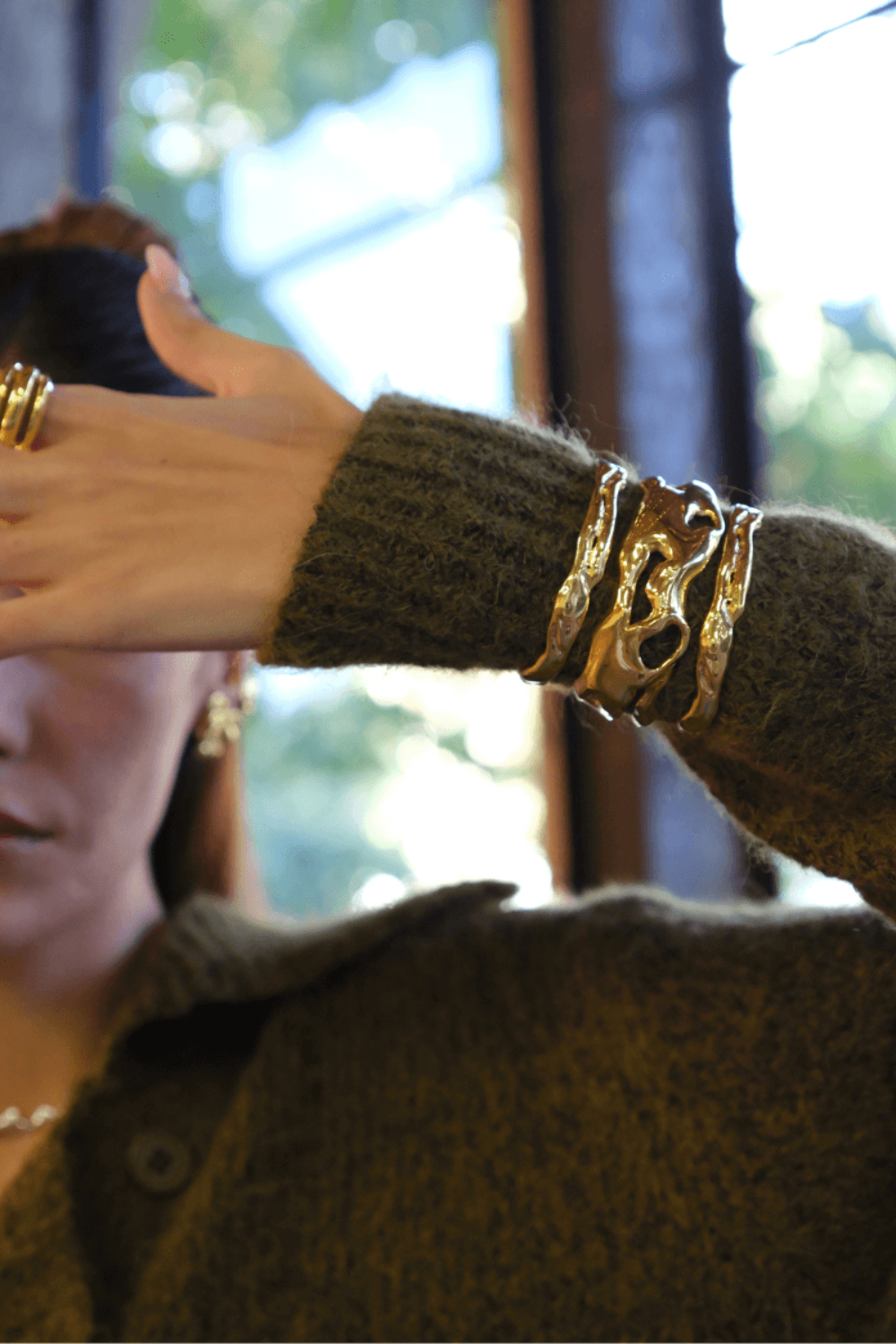 Linya Jewellery-Medusa İnce Kelepçe Bileklik Gold-Bileklik-2-Milagron.com