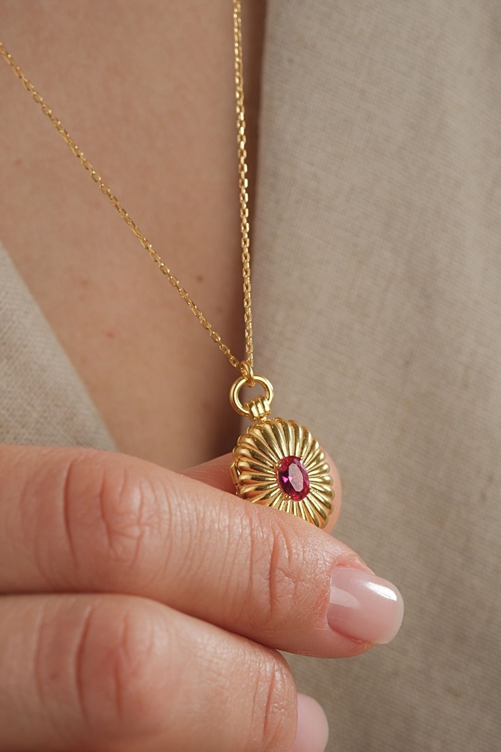 Mini Bordo TaşLı Kapaklı Madalyon Kolye Gold - 0