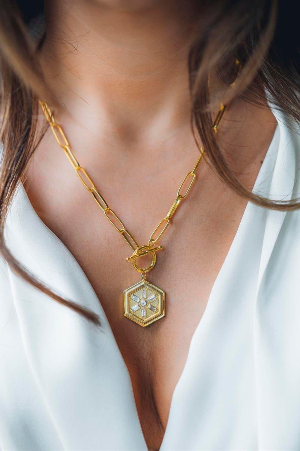 Linya Jewellery-Miyness Baget Madalyon Kolye Rose Gold-Kolye-4-Milagron.com