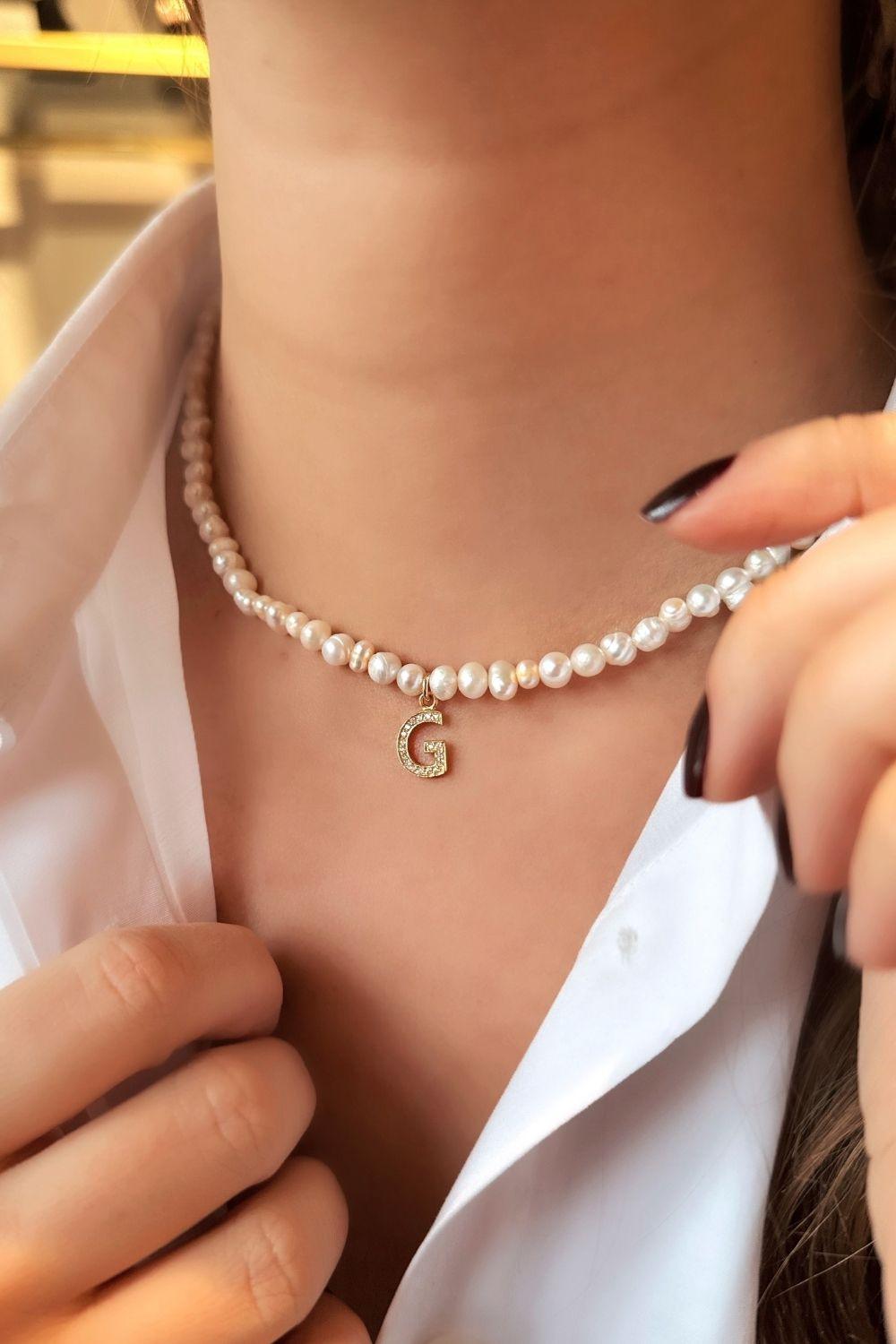 Linya Jewellery-Mono G Harfli İnci Kolye-Kolye-2-Milagron.com