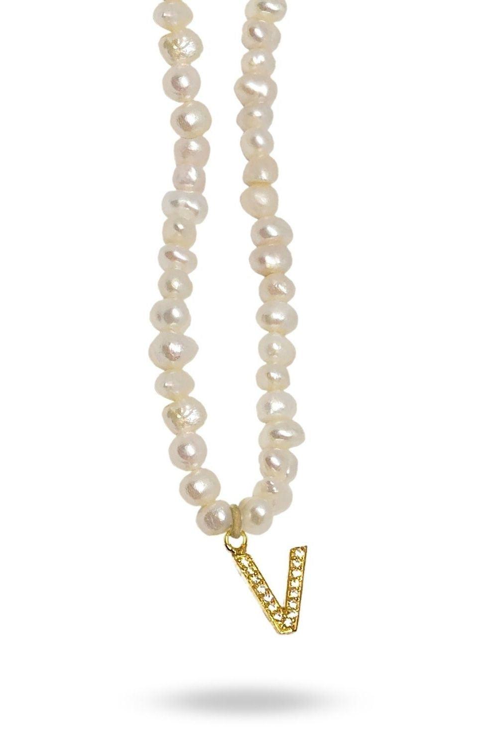 Linya Jewellery-Mono V Harfli İnci Kolye-Kolye-1-Milagron.com