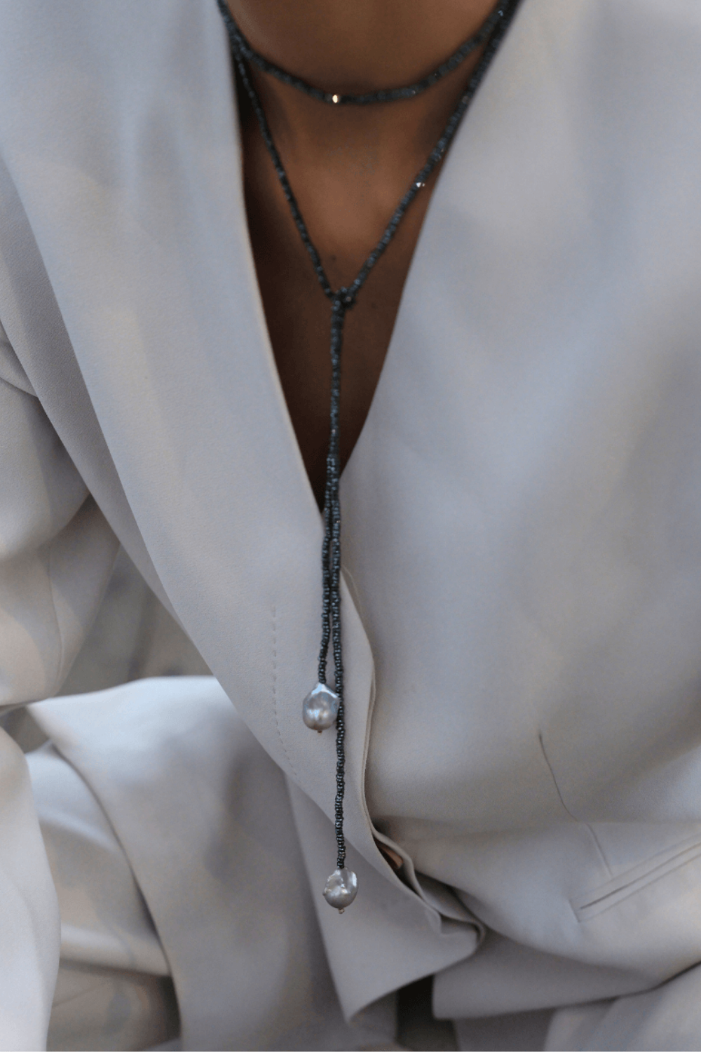 Linya Jewellery-Sedna Barok İncili Hematit Taşlı Uzun Kolye-Kolye-4-Milagron.com