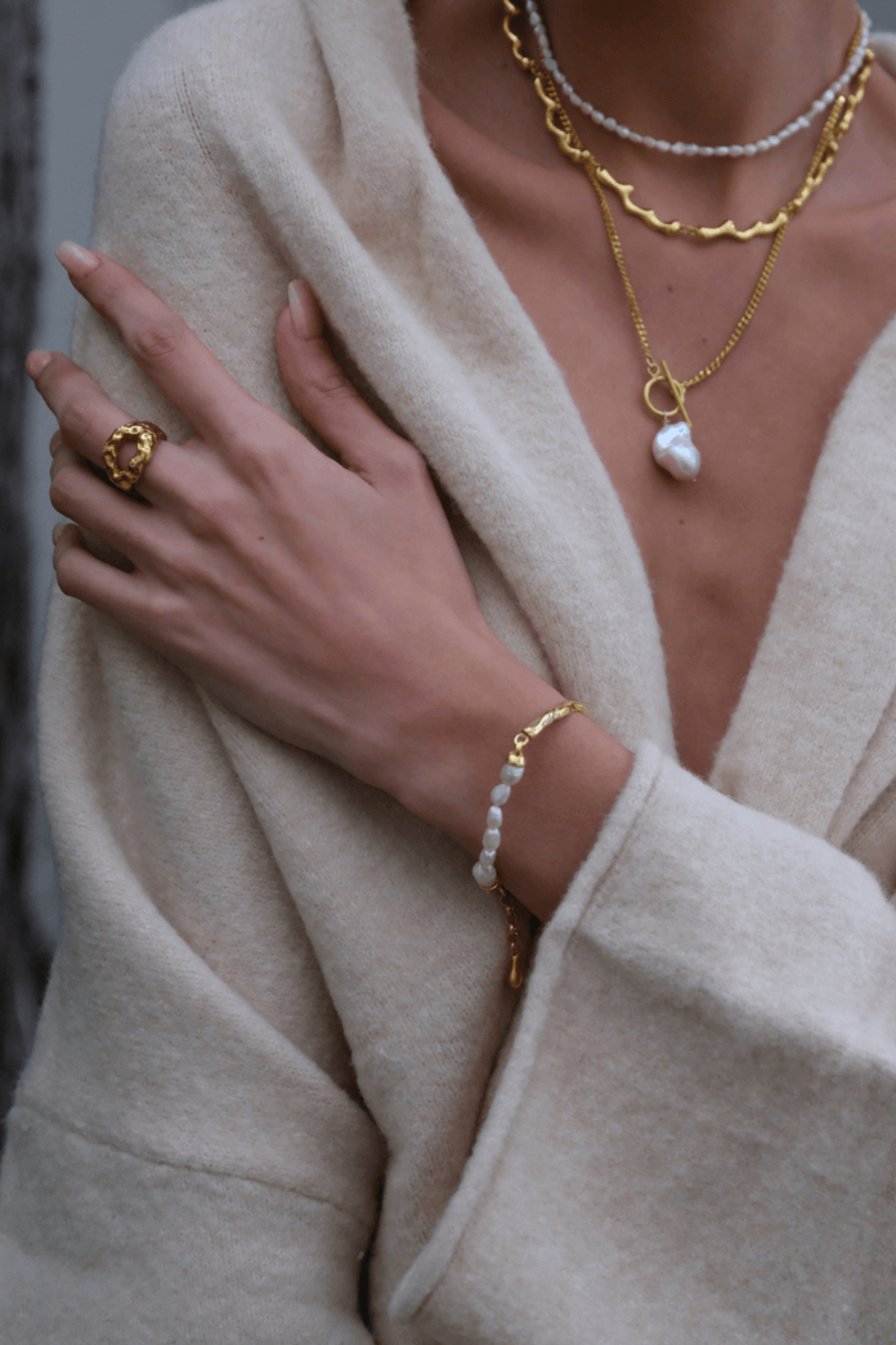 Linya Jewellery-Yira Kelepçe İnci Bileklik Gold-Bileklik-4-Milagron.com