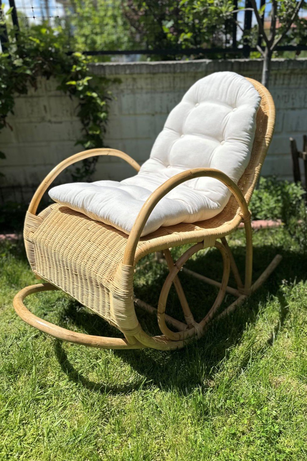 Lo-Fi House-Castello Rattan Sallanan Sandalye-Sandalye-1-Milagron.com