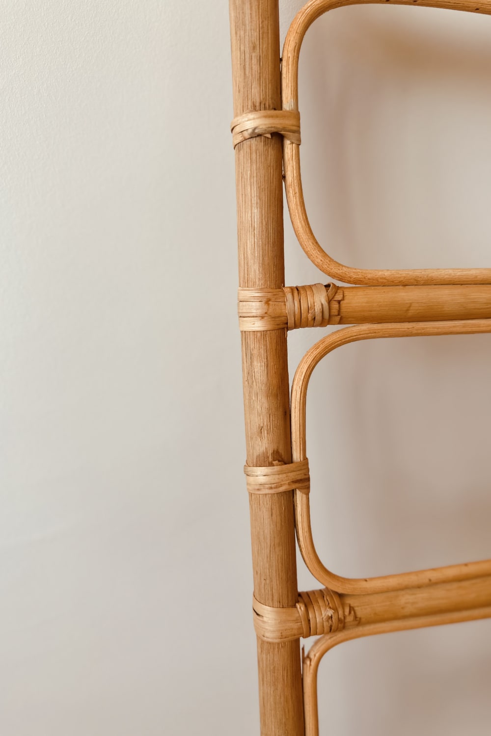 Lo-Fi House-Tone Dekoratif Rattan Merdiven-Askılık-2-Milagron.com