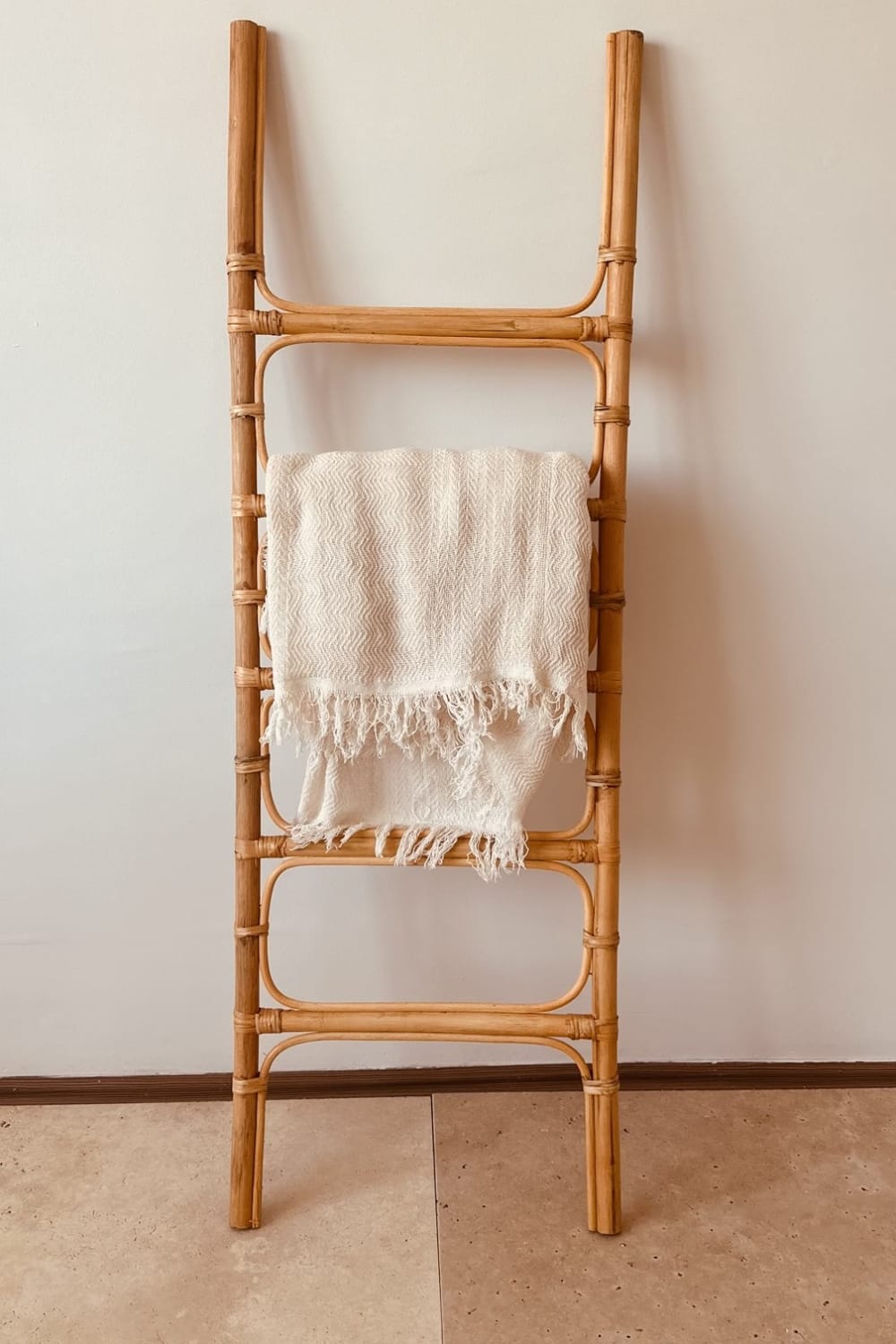 Lo-Fi House-Tone Dekoratif Rattan Merdiven-Askılık-4-Milagron.com