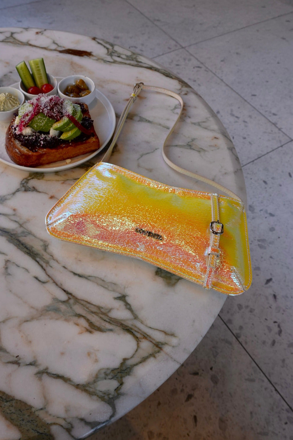 Loventa-Kemer Detaylı Omuz Çantası Holografik Sunset Eleanor-Omuz Çantası-3-Milagron.com